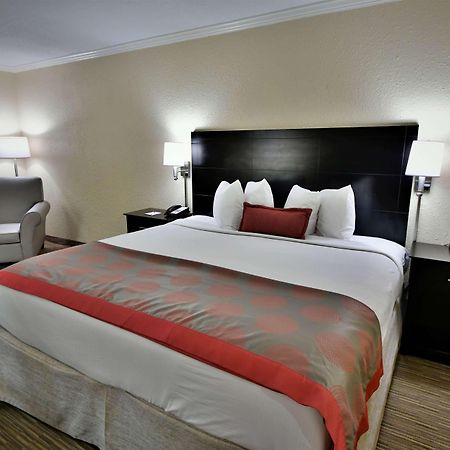 Ramada By Wyndham Jacksonville Hotel & Conference Center Номер фото