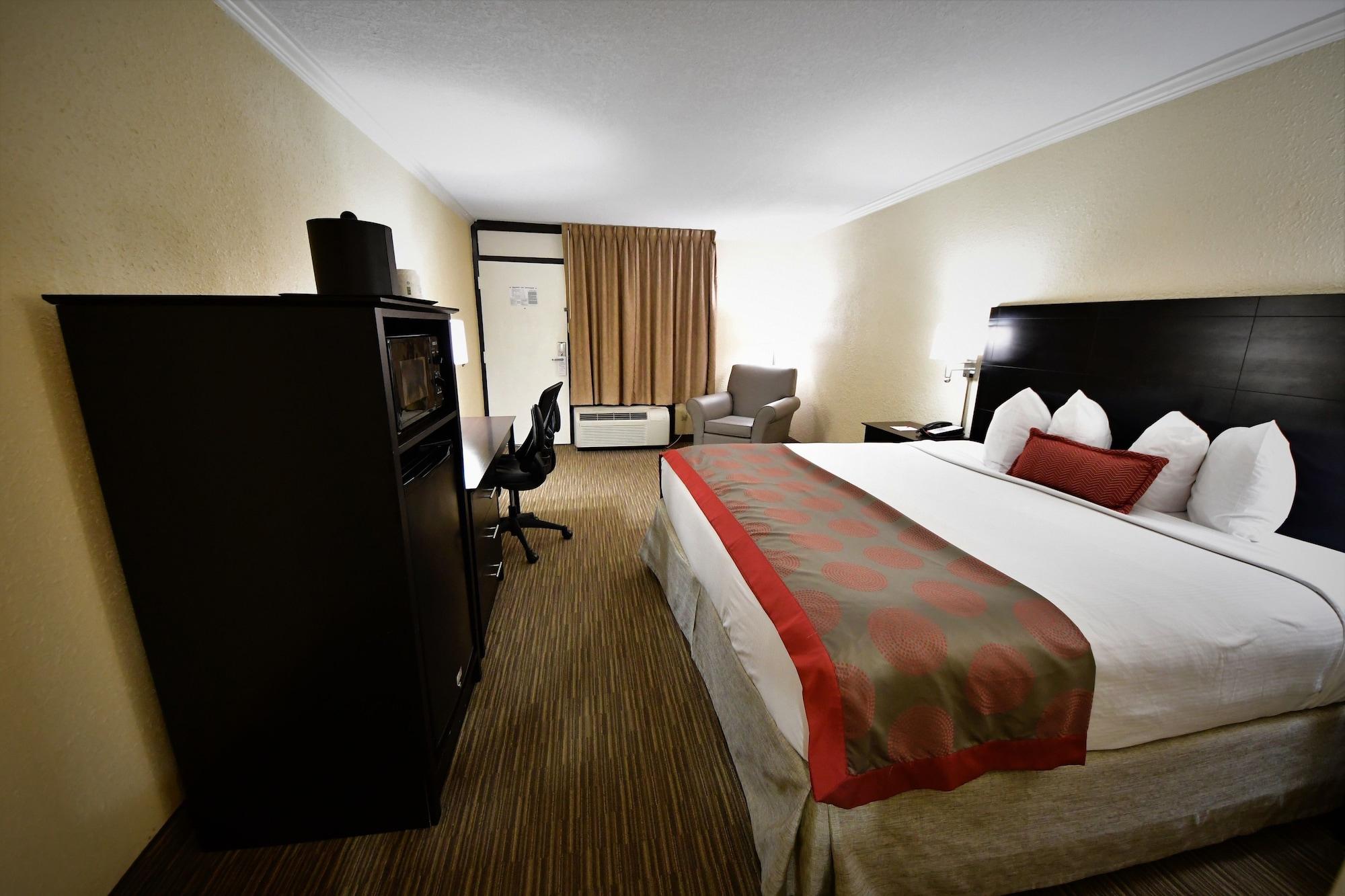 Ramada By Wyndham Jacksonville Hotel & Conference Center Экстерьер фото