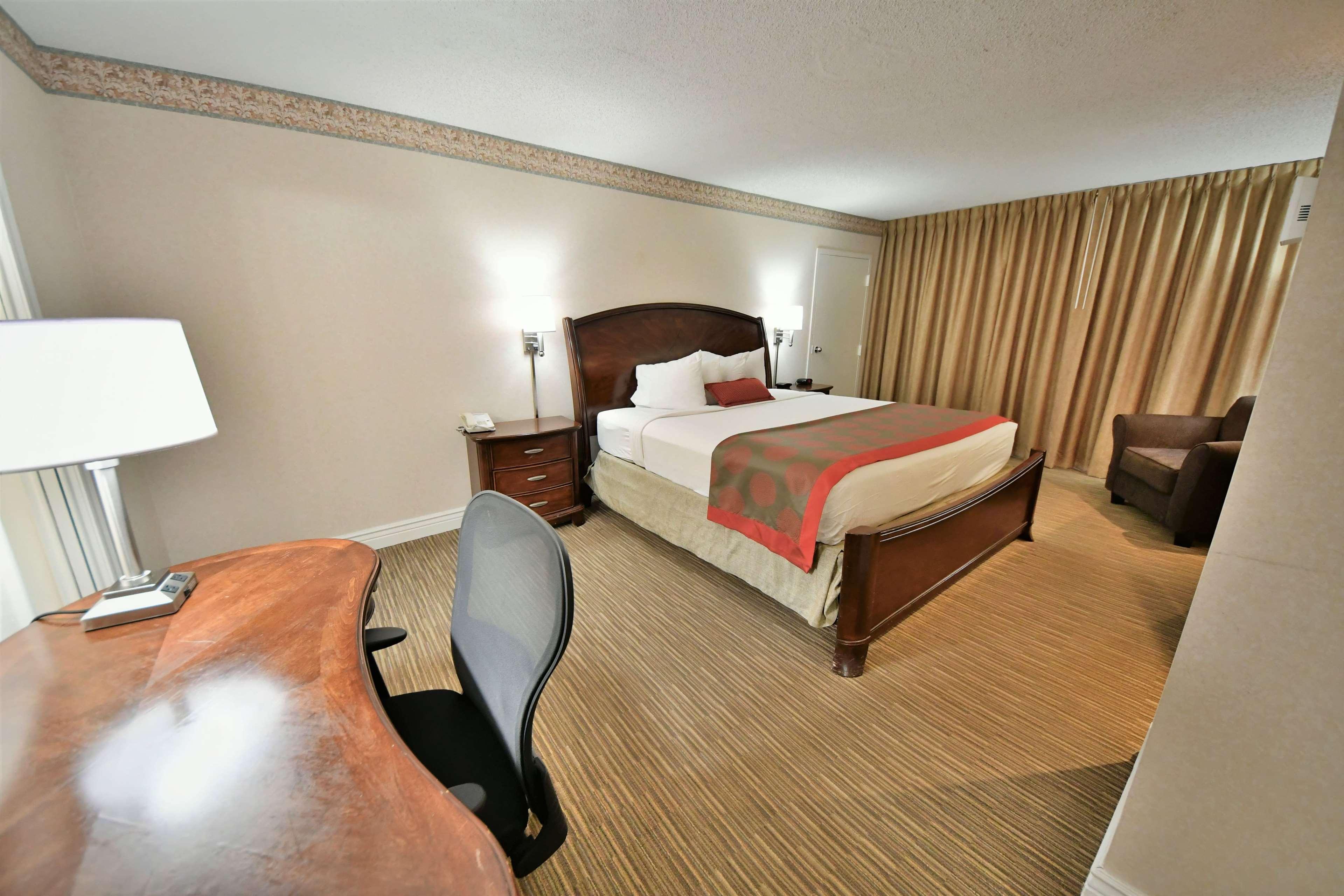 Ramada By Wyndham Jacksonville Hotel & Conference Center Экстерьер фото