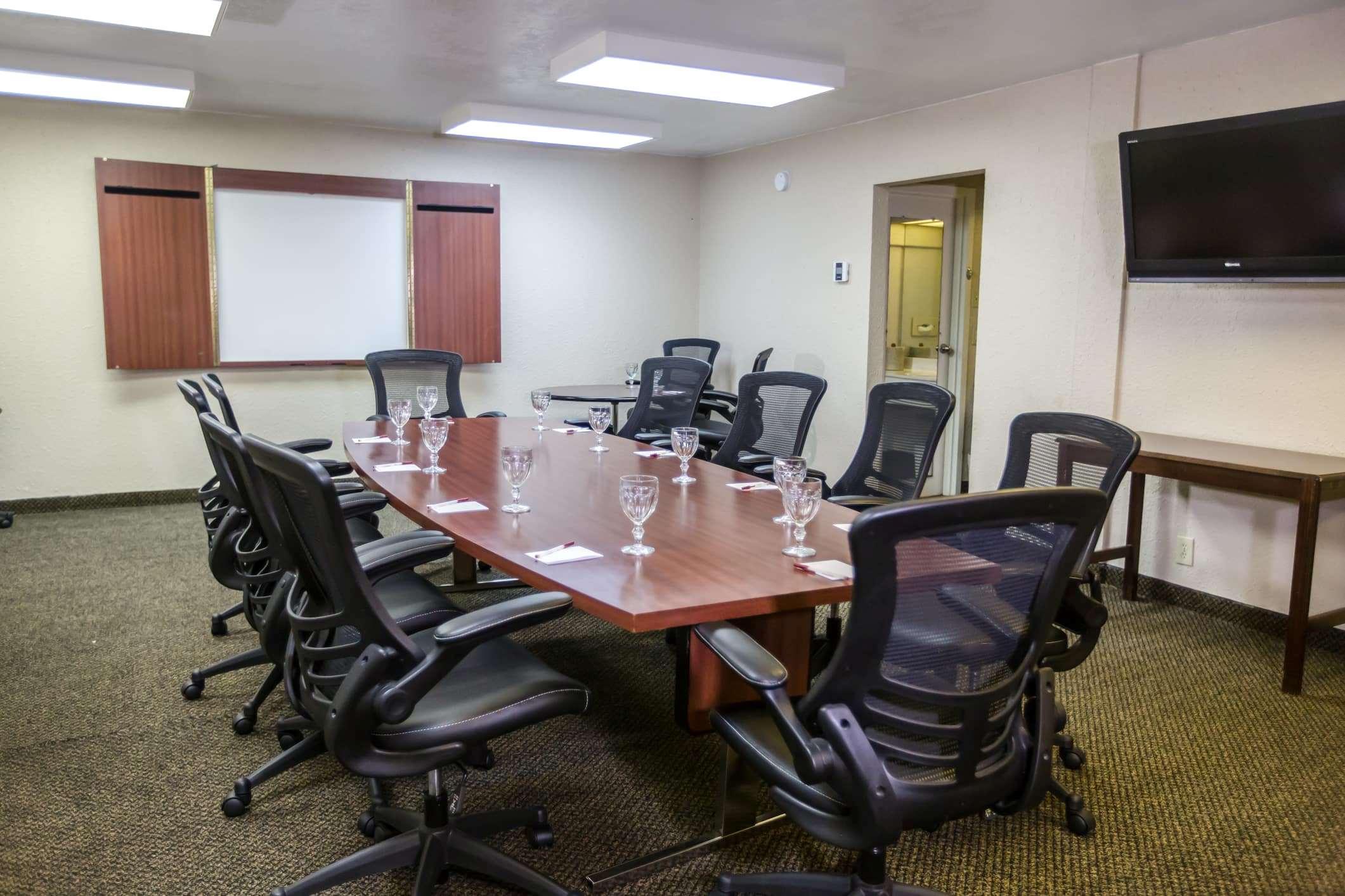 Ramada By Wyndham Jacksonville Hotel & Conference Center Экстерьер фото