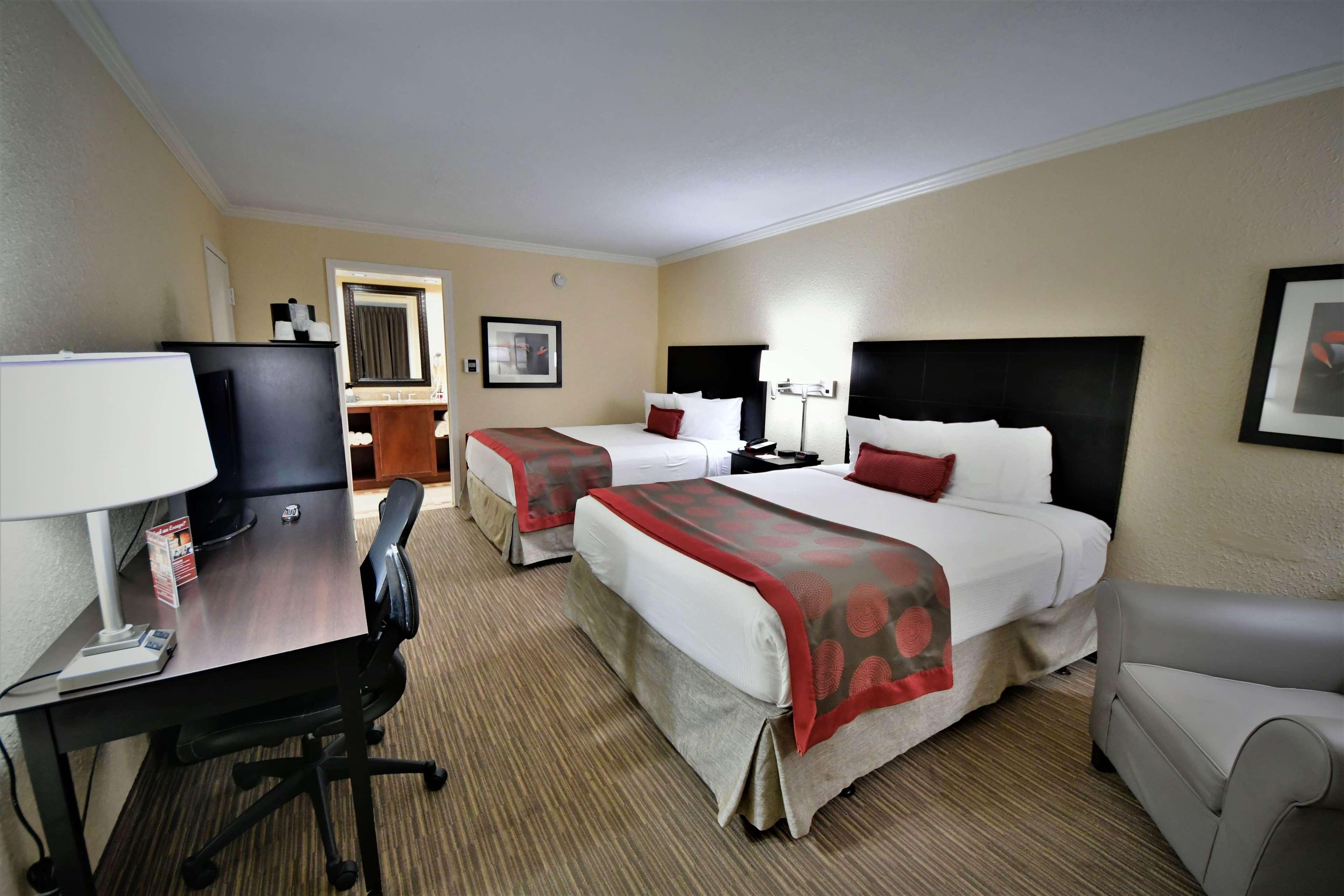 Ramada By Wyndham Jacksonville Hotel & Conference Center Экстерьер фото