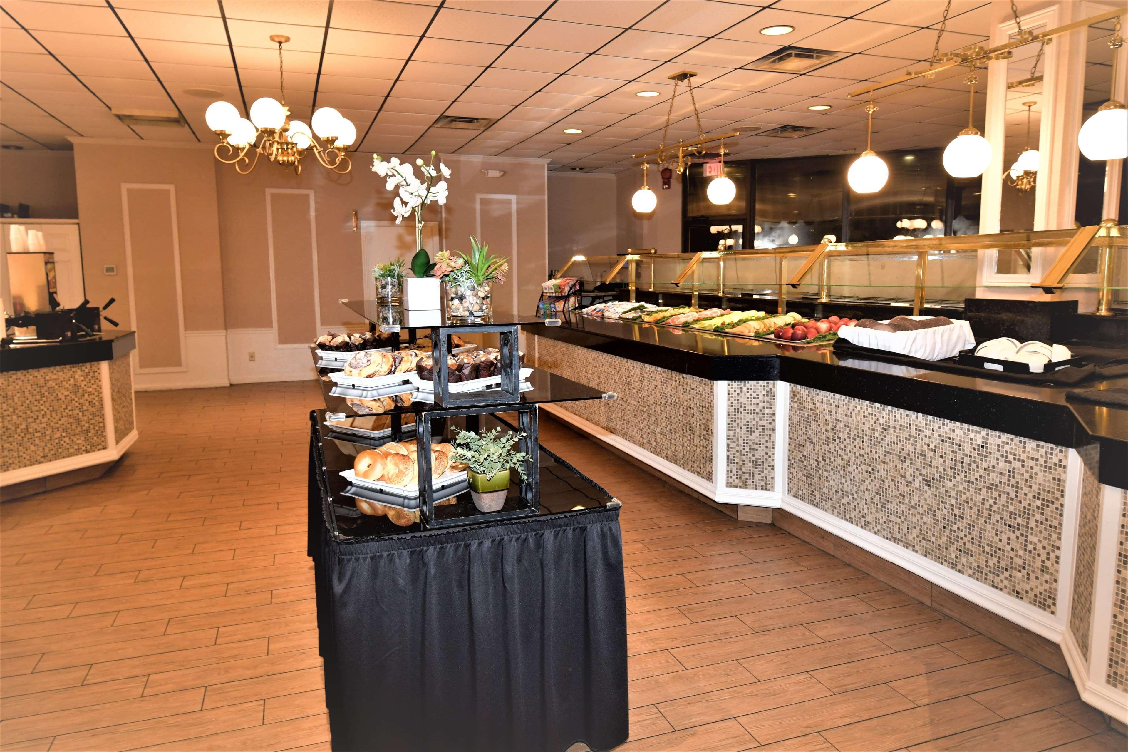 Ramada By Wyndham Jacksonville Hotel & Conference Center Экстерьер фото