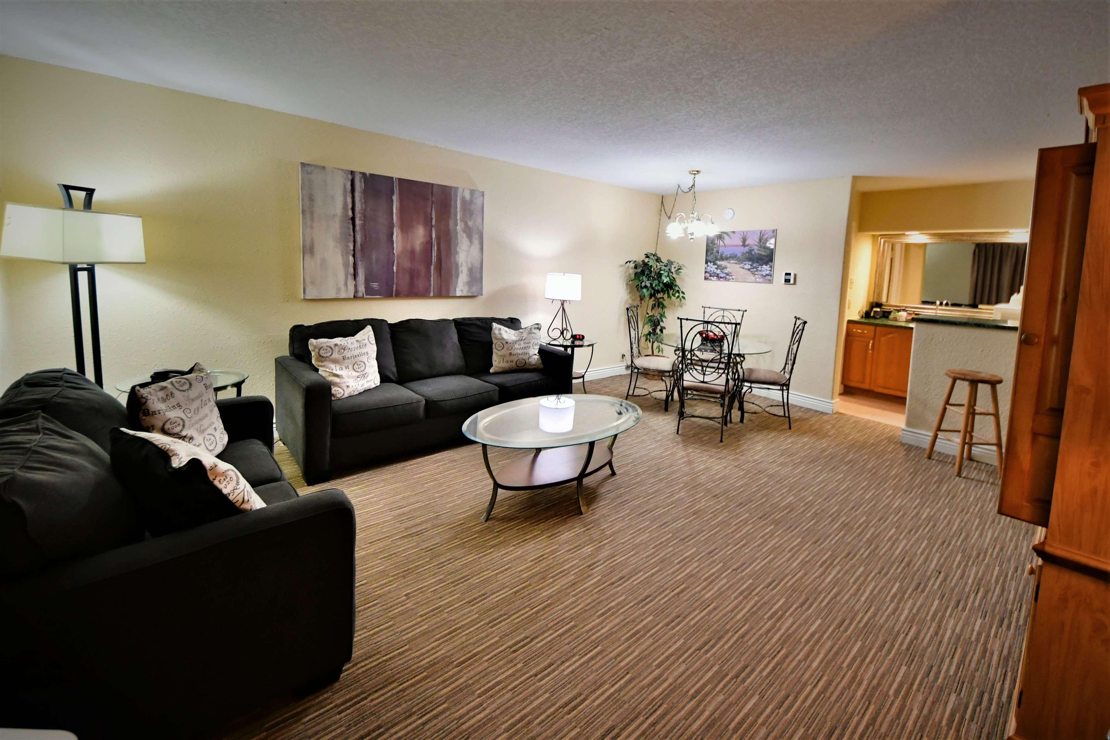 Ramada By Wyndham Jacksonville Hotel & Conference Center Экстерьер фото