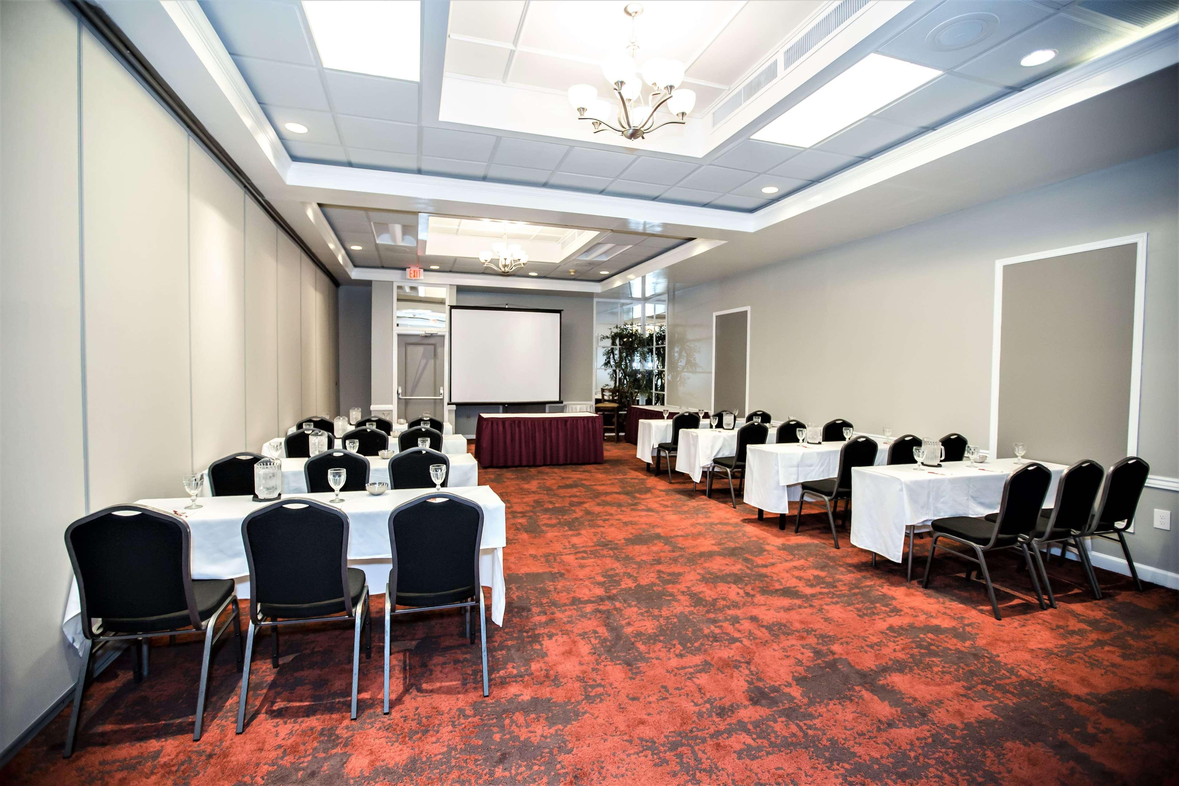 Ramada By Wyndham Jacksonville Hotel & Conference Center Экстерьер фото