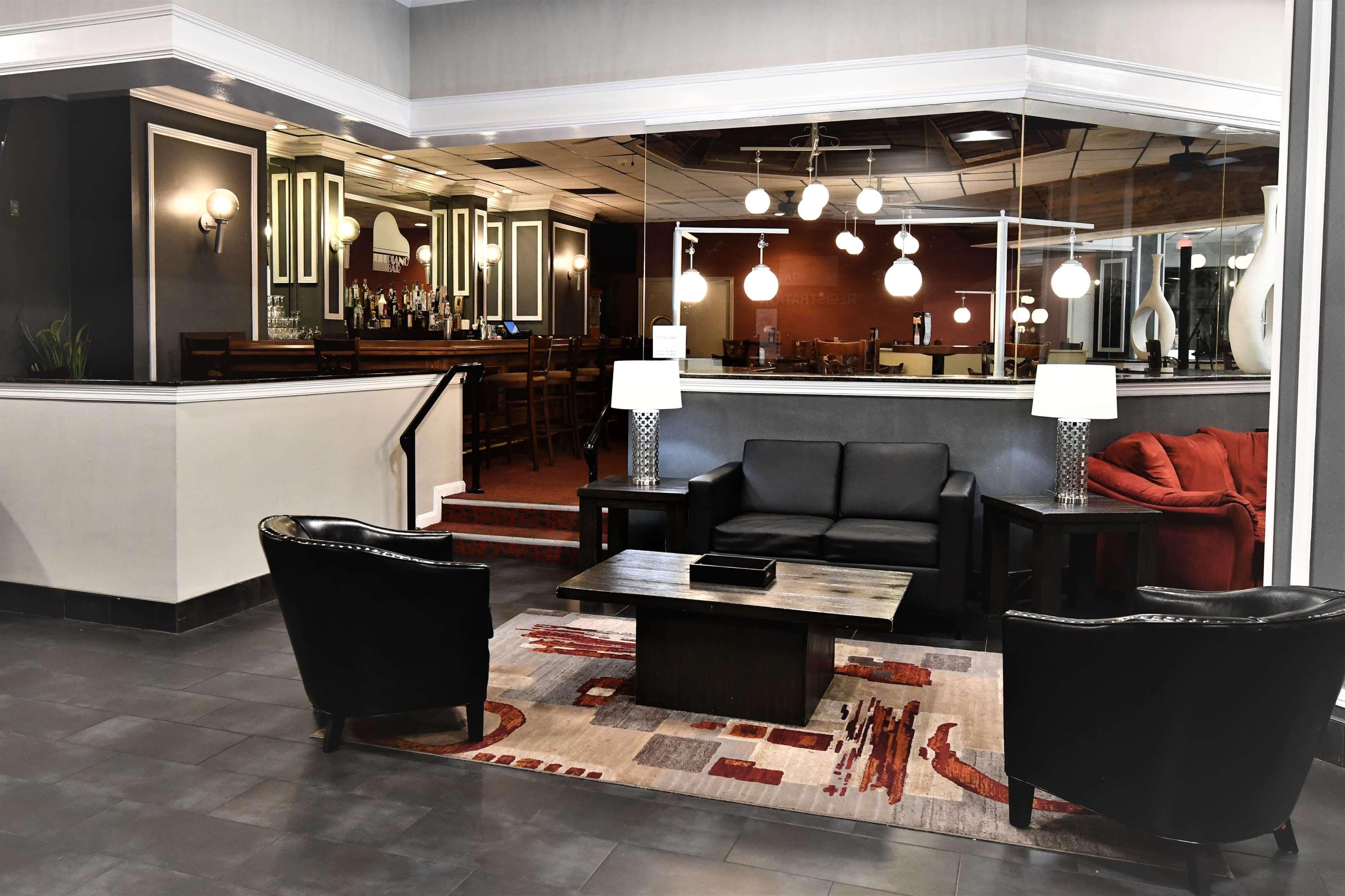 Ramada By Wyndham Jacksonville Hotel & Conference Center Экстерьер фото