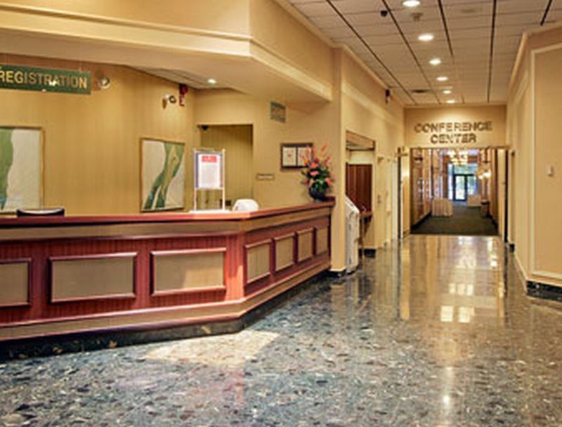 Ramada By Wyndham Jacksonville Hotel & Conference Center Интерьер фото