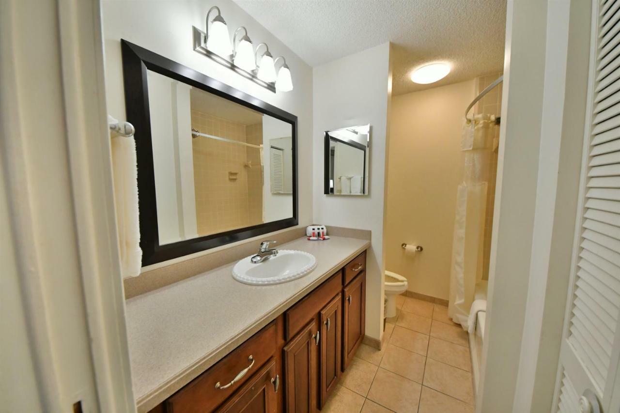 Ramada By Wyndham Jacksonville Hotel & Conference Center Экстерьер фото