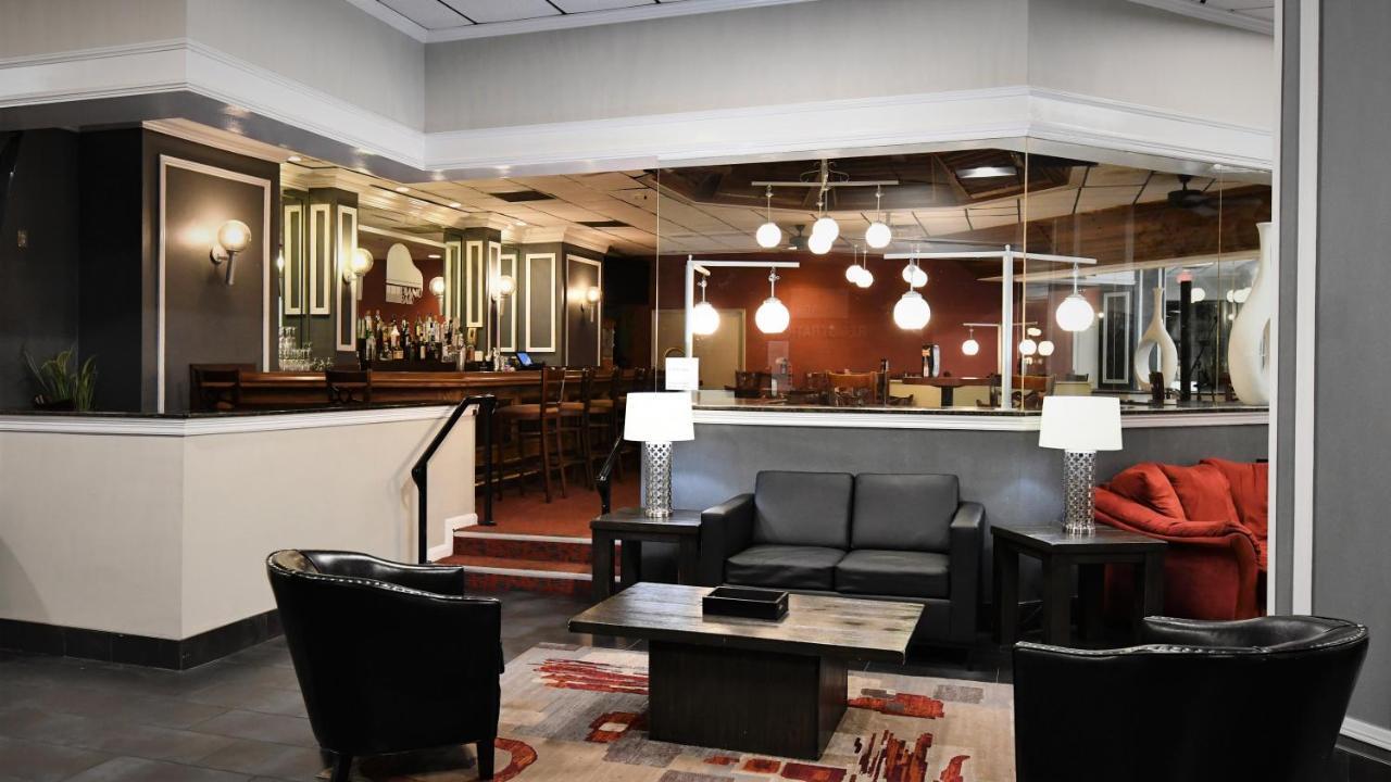 Ramada By Wyndham Jacksonville Hotel & Conference Center Экстерьер фото