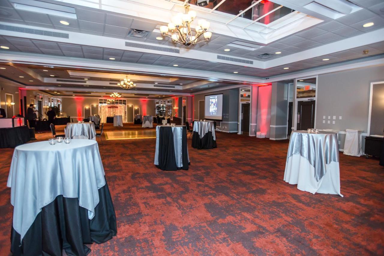Ramada By Wyndham Jacksonville Hotel & Conference Center Экстерьер фото