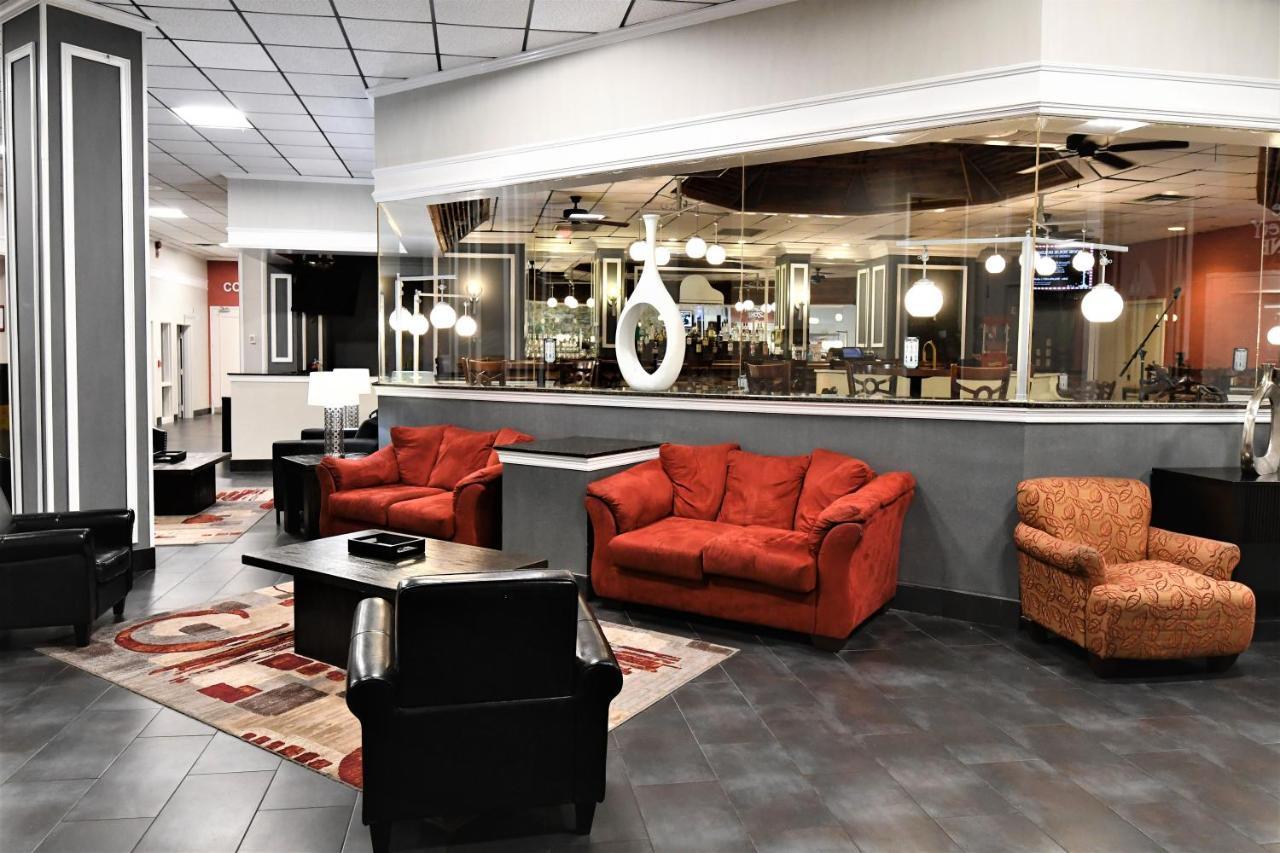Ramada By Wyndham Jacksonville Hotel & Conference Center Экстерьер фото